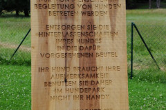 100 Kunstwerke : Dog Run von Brian Jungen