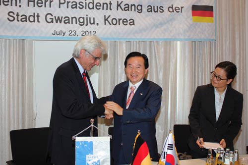 Delegation aus Gwangju/Südkorea informiert sich über Solarregion Kassel