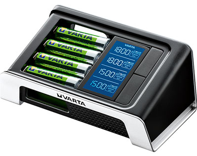 Leistungsstarkes Schnellladegerät LCD-Ultra-Fast Charger von Varta