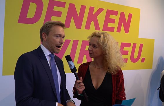 FDP Spitzenkandidat Christian Lindner hält Rede in Kassel!