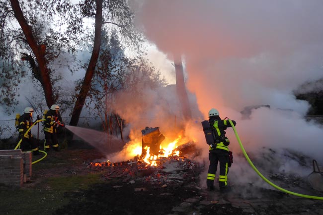 Kleingartengelände Waldauer Wiesen: Brand einer Gartenlaube