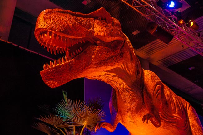 Jurassic Park in Kassel –  US-Ausstellung vom 13.4. – 19.5.19  zu Gast in der documenta-Halle