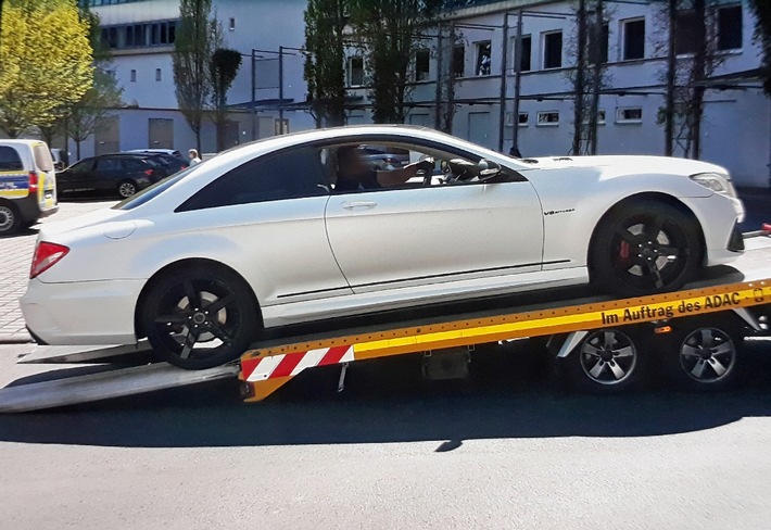 POL-KS: Polizei begegnet „Saisonstart“ der Raser und Autoposer mit Kontrollen: Mercedes sichergestellt und mehrere Fahrverbote