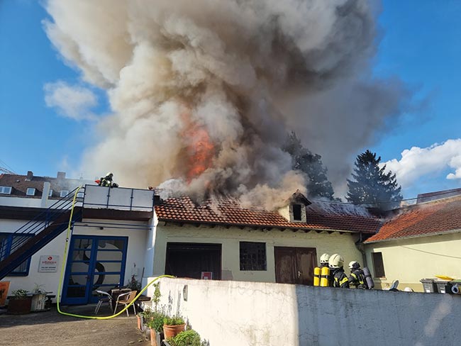 Stadtteil Wehlheiden: Wohnungsbrand mit Menschenleben in Gefahr