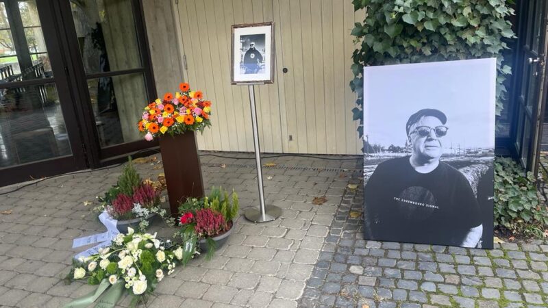 Bewegende Abschiedsfeier für Bernd Kuchinke: Ein Nachklang der Musik auf dem Friedhof Waldau und im Konzept19