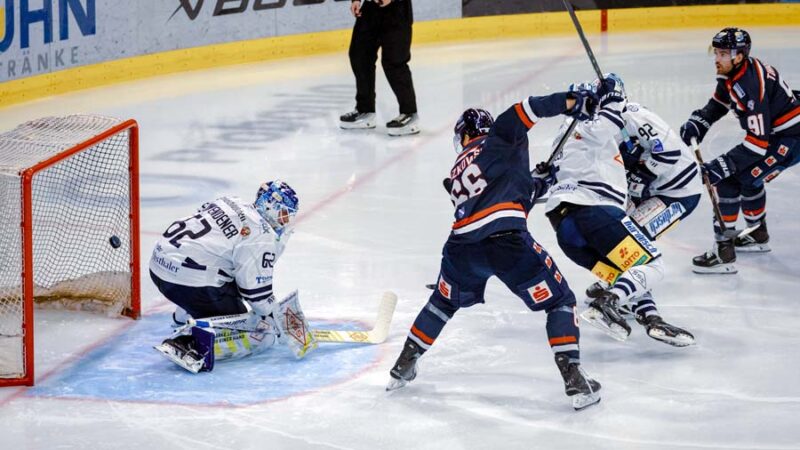 Verdiente Niederlage gegen Dresden: Huskies unterliegen Eislöwen 2:4