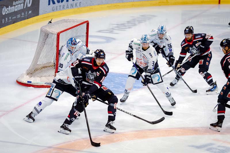 Ohne eigenen Treffer: Huskies unterliegen Eislöwen in Spiel 1