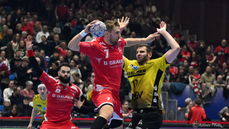 MT :33:28 (16:14)-Erfolg gegen den TVB Stuttgart.