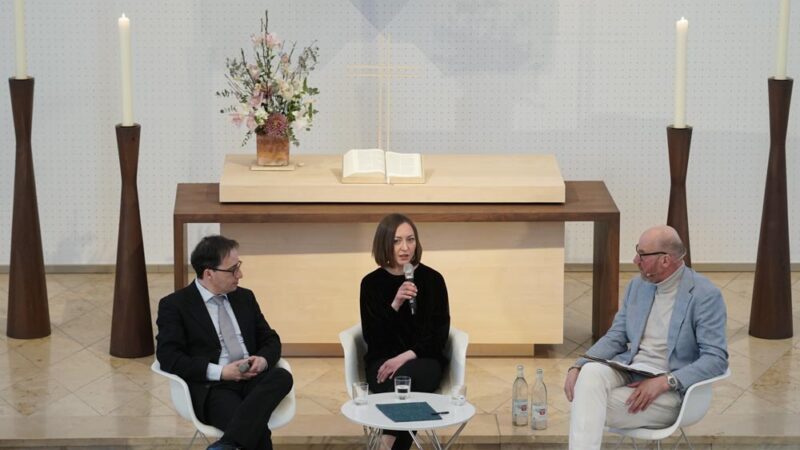 Gespräch und Musikdarbietung in der Karlskirche mit Nina Osina und Michael Kravtchin