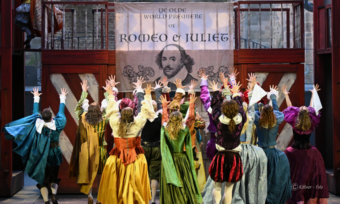 Eine umjubelte Premiere bei den 75. Bad Hersfelder Festspielen :   Something Rotten , das Musical