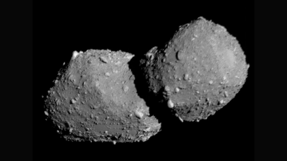 Spektakulärer High-Speed-Vorbeiflug an Mini-Asteroid Torifune