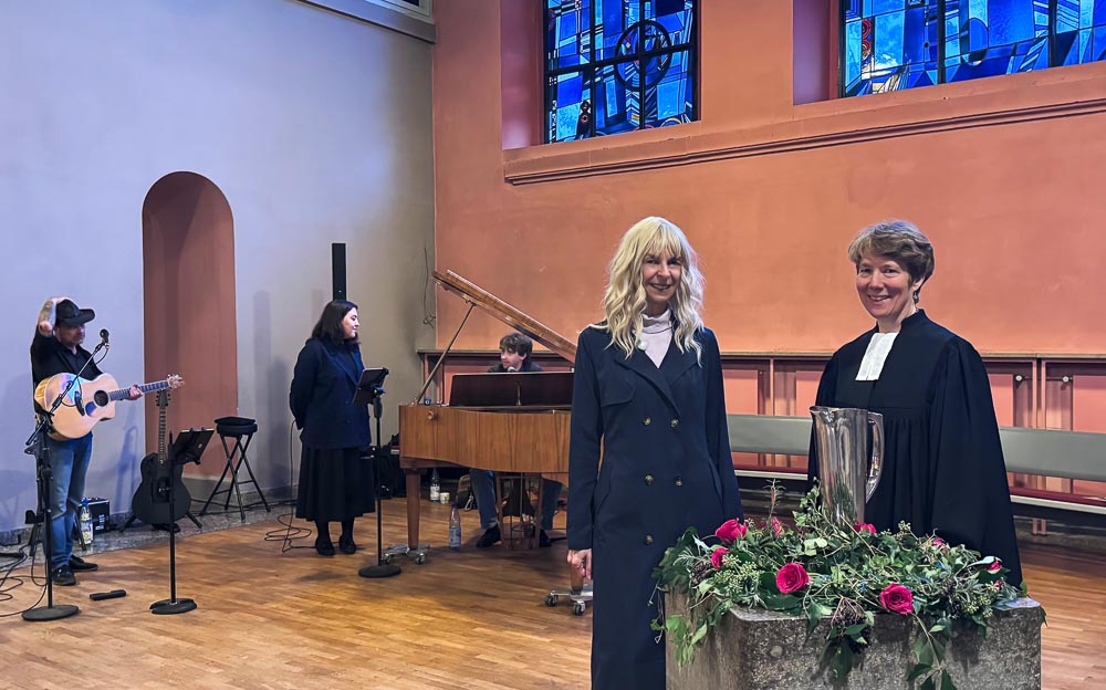 Taufe, Musik und ein großes Halleluja: Friedenskirche Kassel öffnet ihre Türen