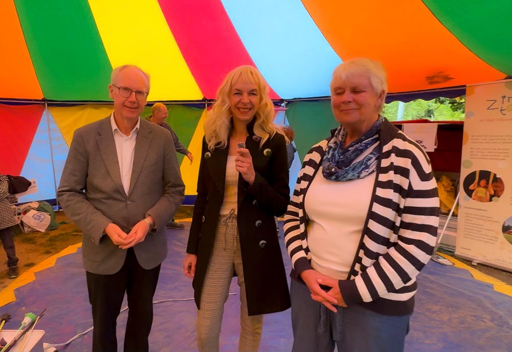 Märchen, Musik und Kinderlachen: Fröhliches Familienfest rund um die Matthäuskirche in Niederzwehren