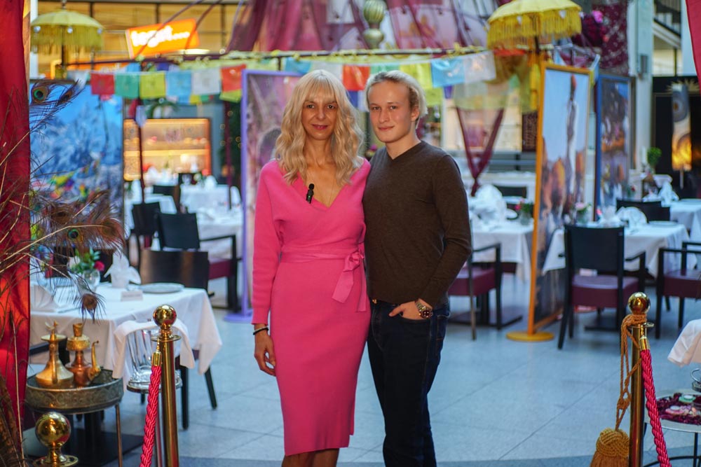 Von der Wiesn nach Kassel: Emil Micalef und Yasmin Schwarze starten „Promi News bei Emil und Yasmin“